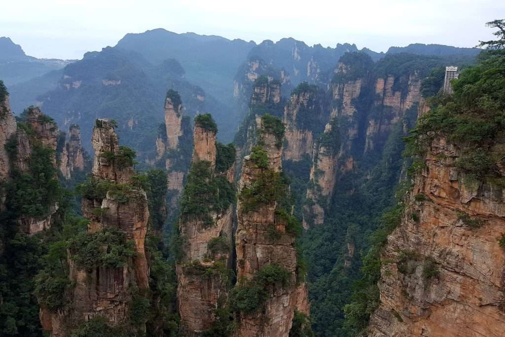 Zhangjiajie: Avatar Mountains by lnain336