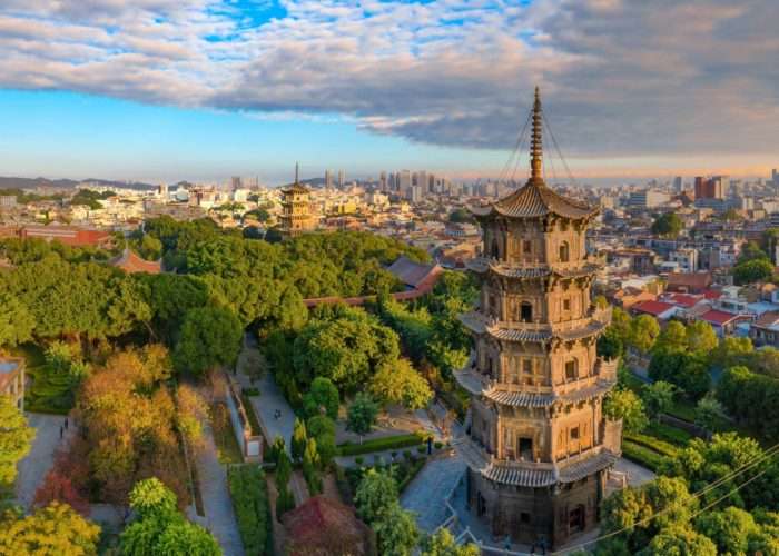 Kaiyuan Temple in the old town of Quzhou