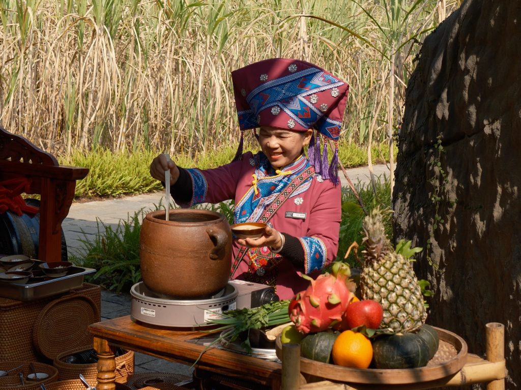 Discovering the Wonders of Chongzuo Discovering the Wonders of Chongzuo