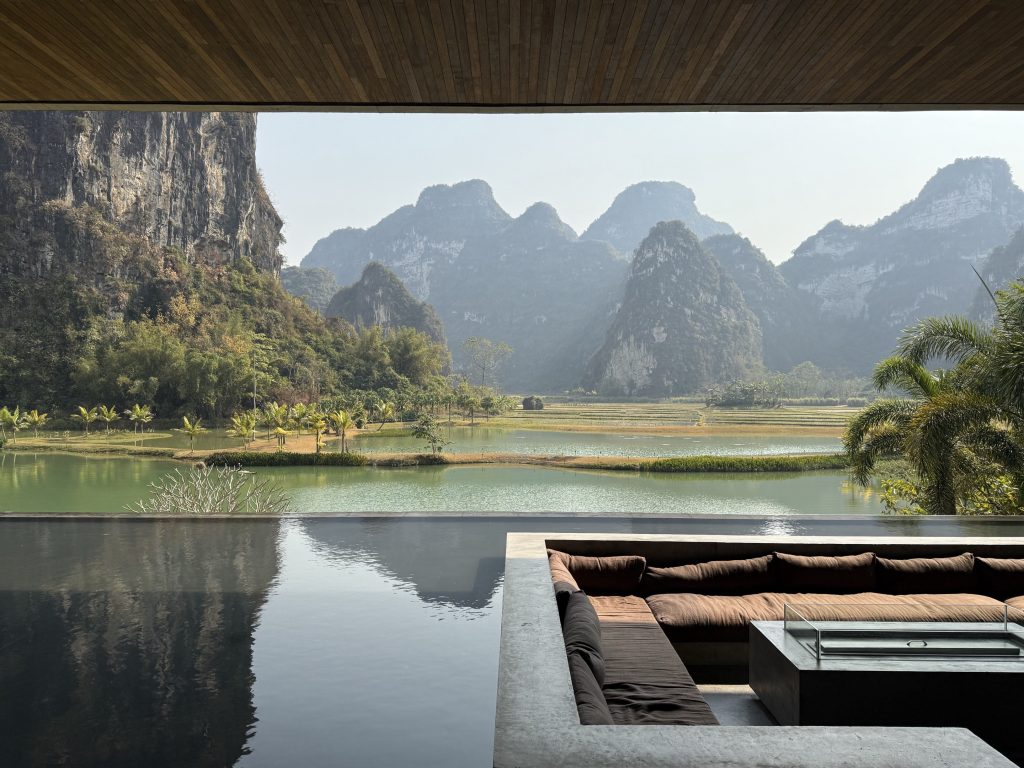 Discovering the Wonders of Chongzuo Discovering the Wonders of Chongzuo