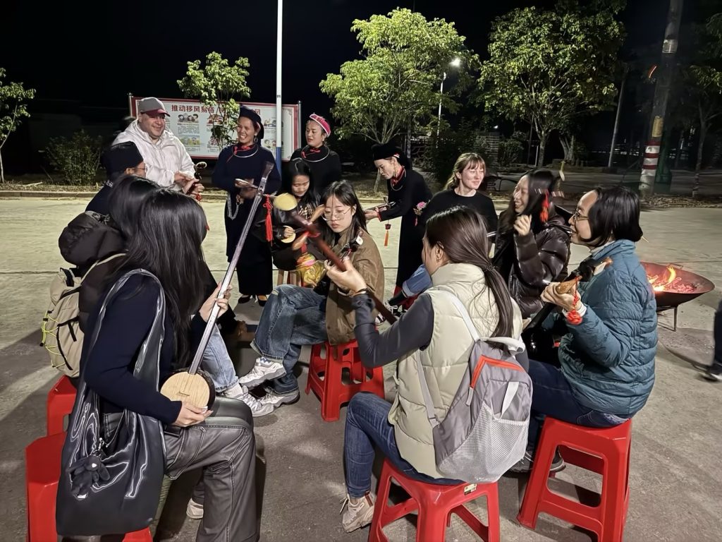 Discovering the Wonders of Chongzuo Discovering the Wonders of Chongzuo