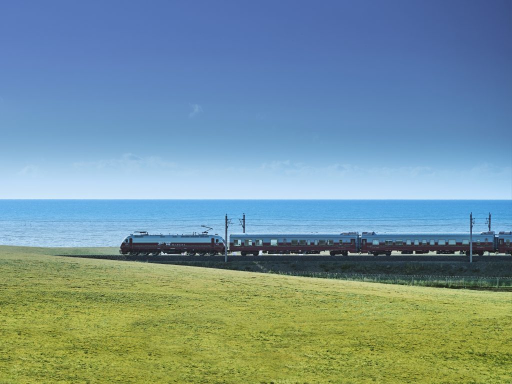 luxury train tour china