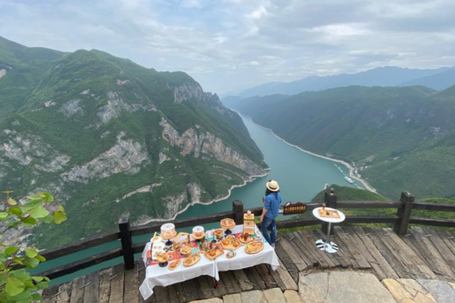 champagne reception yangtze river cruise
