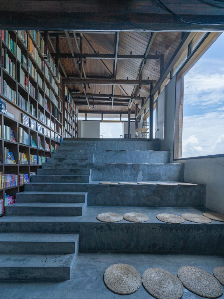 Bookstores in China: Spaces with Stories Bookstores in China: Spaces with Stories