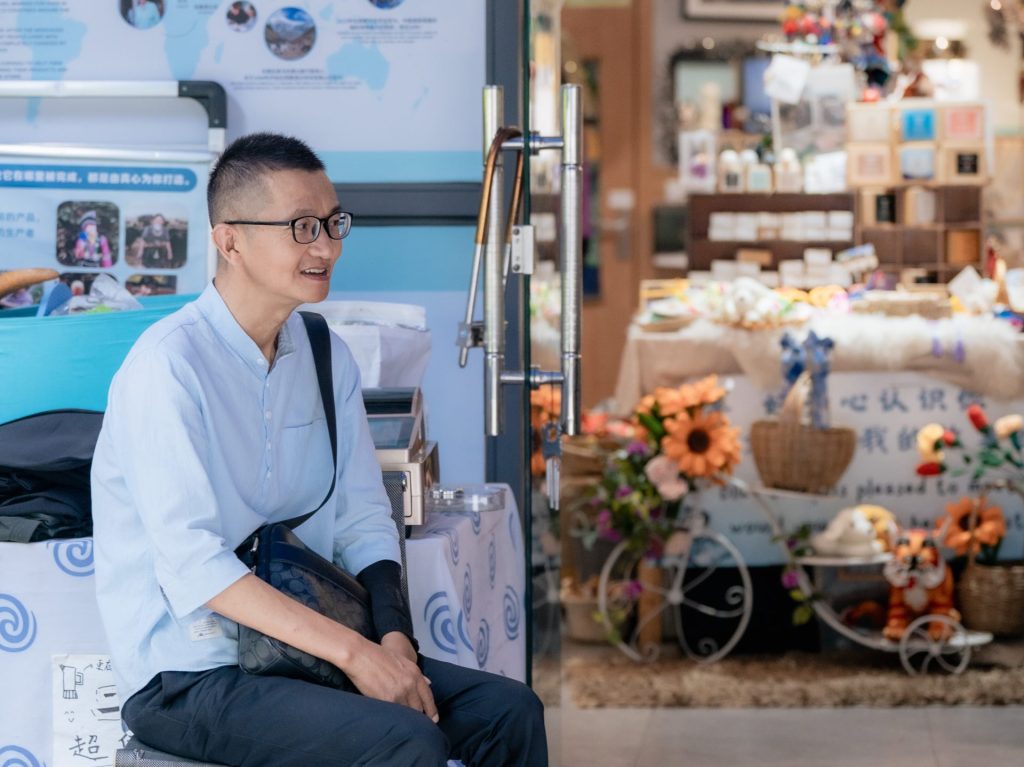 Bendi Stories: Knife Painting with Hu Qianyin Bendi Stories: Knife Painting with Hu Qianyin