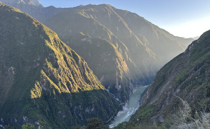 tiger leaping gorge yunnan china