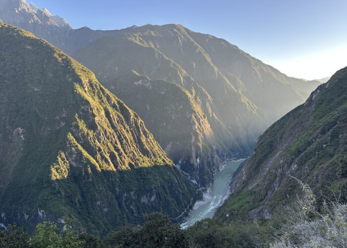 tiger leaping gorge yunnan china