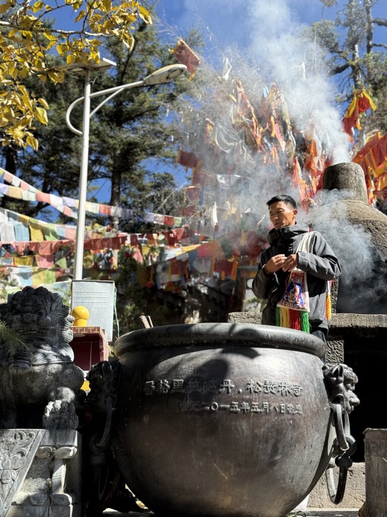 Life in Shangri-La, Yunnan: Stories from the Trail, the Farm, and the Workshop Life in Shangri-La, Yunnan: Stories from the Trail, the Farm, and the Workshop